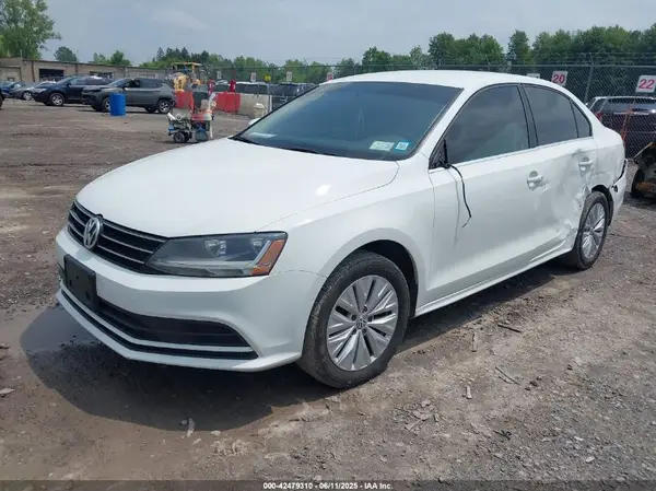 3VW2B7AJ5HM291068 2017 VOLKSWAGEN JETTA - Image 2