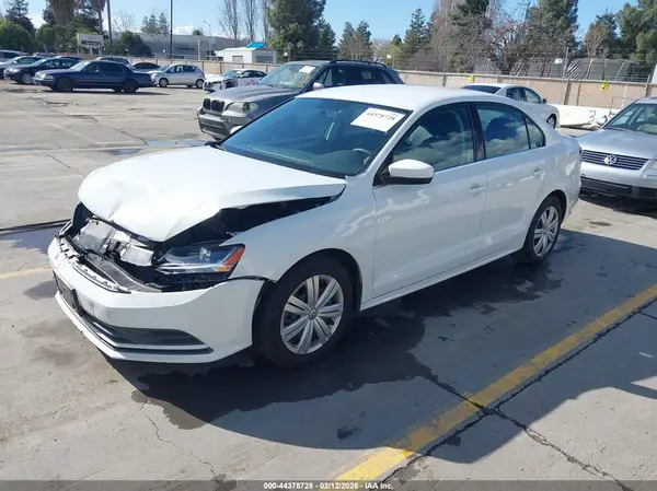 3VW2B7AJ5HM307060 2017 VOLKSWAGEN JETTA - Image 2
