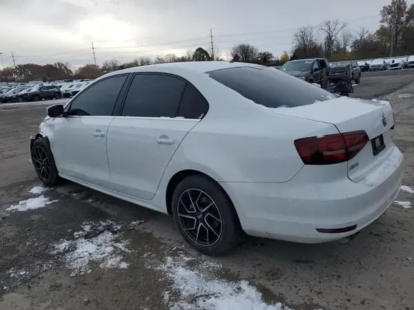 3VW2B7AJ5HM311285 2017 VOLKSWAGEN JETTA - Image 2