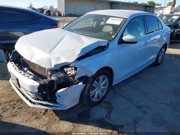 3VW2B7AJ5HM325400 2017 VOLKSWAGEN JETTA - Image 2