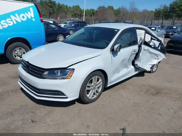 3VW2B7AJ5HM327843 2017 VOLKSWAGEN JETTA - Image 2