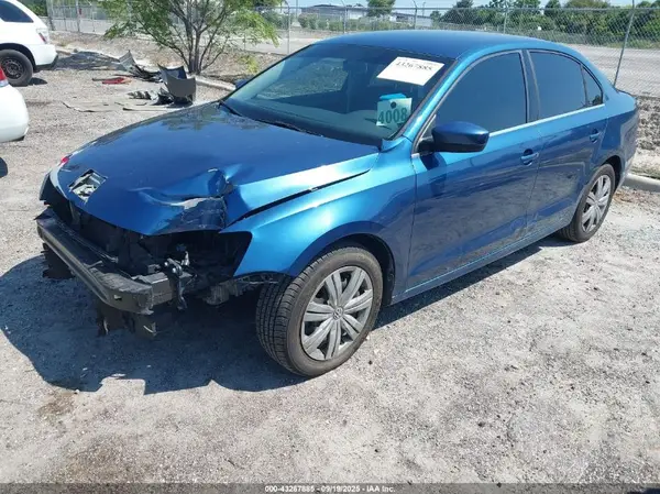 3VW2B7AJ5HM331360 2017 VOLKSWAGEN JETTA - Image 2