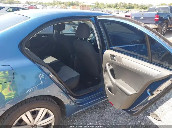 3VW2B7AJ5HM331360 2017 VOLKSWAGEN JETTA - Image 8