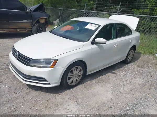 3VW2B7AJ5HM332833 2017 VOLKSWAGEN JETTA - Image 2