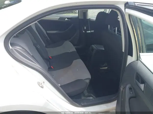 3VW2B7AJ5HM332833 2017 VOLKSWAGEN JETTA - Image 8