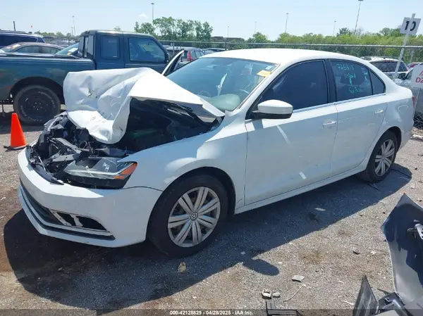 3VW2B7AJ5HM332931 2017 VOLKSWAGEN JETTA - Image 2