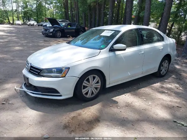 3VW2B7AJ5HM337031 2017 VOLKSWAGEN JETTA - Image 2