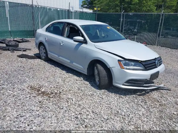 3VW2B7AJ5HM363855 2017 VOLKSWAGEN JETTA - Image 1