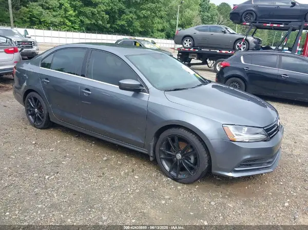3VW2B7AJ5HM368618 2017 VOLKSWAGEN JETTA - Image 1