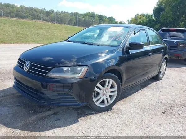 3VW2B7AJ5HM369333 2017 VOLKSWAGEN JETTA - Image 2
