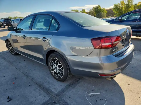 3VW2B7AJ5HM369428 2017 VOLKSWAGEN JETTA - Image 2