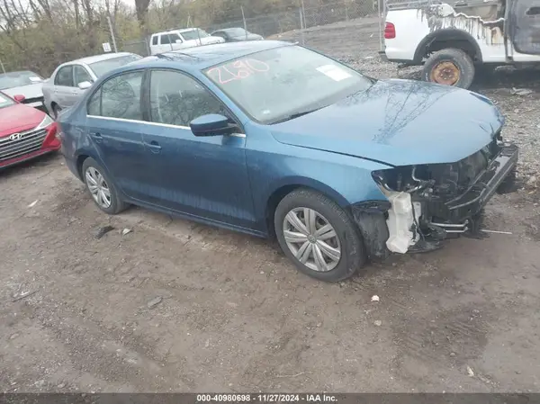 3VW2B7AJ5HM376055 2017 VOLKSWAGEN JETTA - Image 1