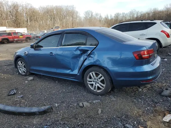 3VW2B7AJ5HM379229 2017 VOLKSWAGEN JETTA - Image 2