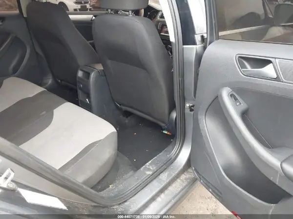 3VW2B7AJ5HM379392 2017 VOLKSWAGEN JETTA - Image 8