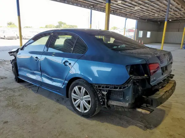 3VW2B7AJ5HM386942 2017 VOLKSWAGEN JETTA - Image 2
