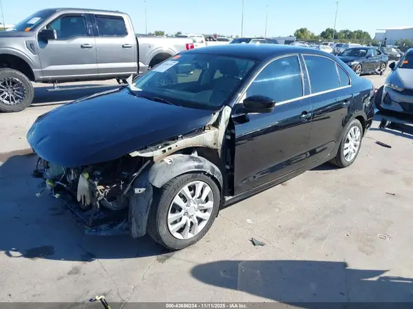3VW2B7AJ5HM396841 2017 VOLKSWAGEN JETTA - Image 2