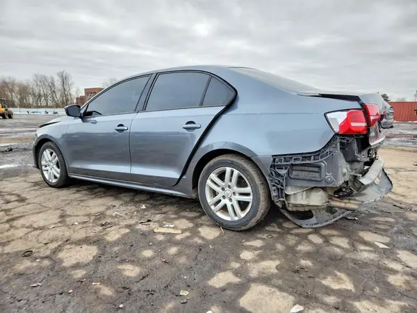 3VW2B7AJ5JM213069 2018 VOLKSWAGEN JETTA - Image 2