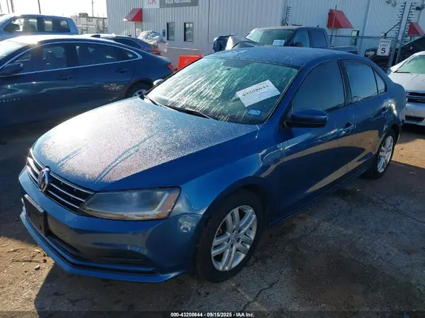 3VW2B7AJ5JM214240 2018 VOLKSWAGEN JETTA - Image 2