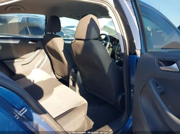 3VW2B7AJ5JM214240 2018 VOLKSWAGEN JETTA - Image 8