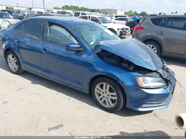 3VW2B7AJ5JM214495 2018 VOLKSWAGEN JETTA - Image 1