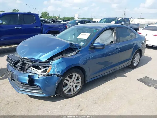 3VW2B7AJ5JM214495 2018 VOLKSWAGEN JETTA - Image 2