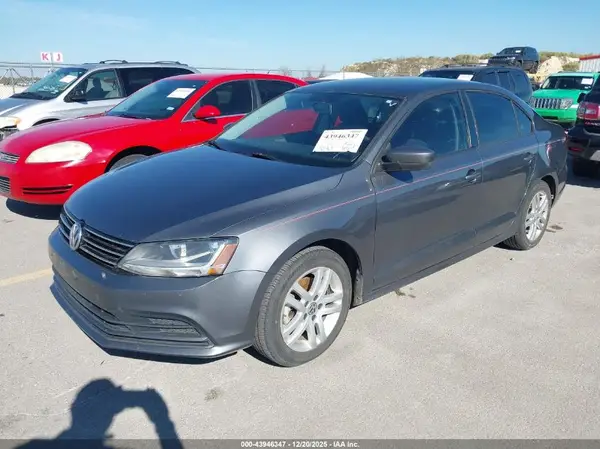 3VW2B7AJ5JM215906 2018 VOLKSWAGEN JETTA - Image 2