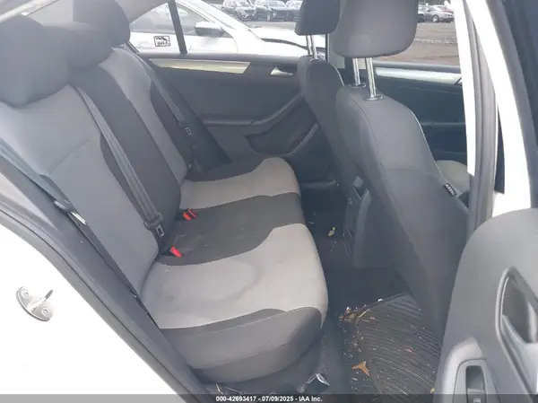 3VW2B7AJ5JM216263 2018 VOLKSWAGEN JETTA - Image 8