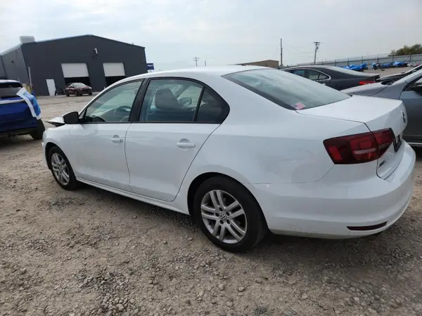 3VW2B7AJ5JM230275 2018 VOLKSWAGEN JETTA - Image 2