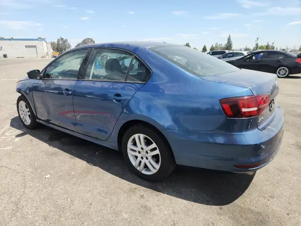 3VW2B7AJ5JM247173 2018 VOLKSWAGEN JETTA - Image 2