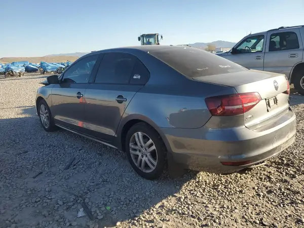 3VW2B7AJ5JM251160 2018 VOLKSWAGEN JETTA - Image 2