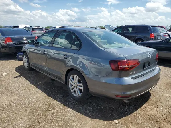 3VW2B7AJ5JM260473 2018 VOLKSWAGEN JETTA - Image 2