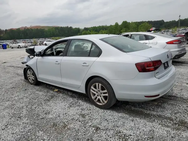 3VW2B7AJ5JM262630 2018 VOLKSWAGEN JETTA - Image 2