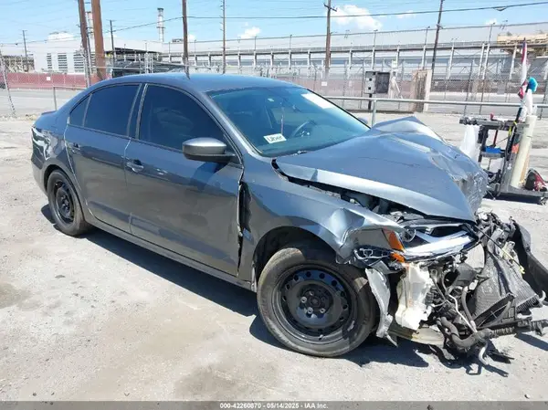 3VW2B7AJ5JM262787 2018 VOLKSWAGEN JETTA - Image 1