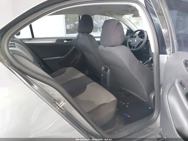 3VW2B7AJ5JM263180 2018 VOLKSWAGEN JETTA - Image 8