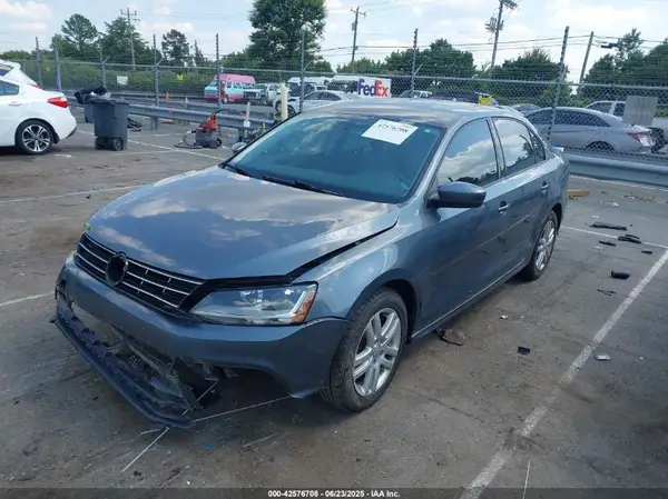3VW2B7AJ5JM263695 2018 VOLKSWAGEN JETTA - Image 2