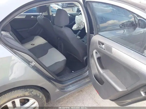 3VW2B7AJ5JM263695 2018 VOLKSWAGEN JETTA - Image 8