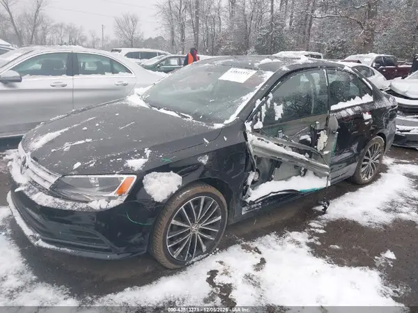 3VW2B7AJ5JM263907 2018 VOLKSWAGEN JETTA - Image 2