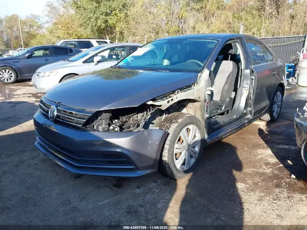 3VW2B7AJ6HM212121 2017 VOLKSWAGEN JETTA - Image 2