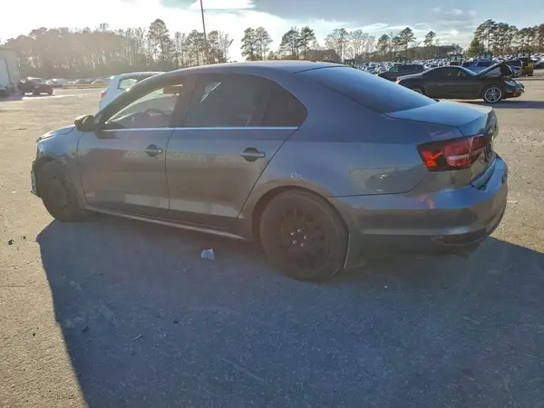 3VW2B7AJ6HM228710 2017 VOLKSWAGEN JETTA - Image 2