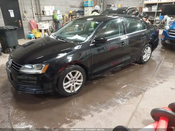 3VW2B7AJ6HM261884 2017 VOLKSWAGEN JETTA - Image 2
