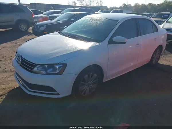 3VW2B7AJ6HM262100 2017 VOLKSWAGEN JETTA - Image 2
