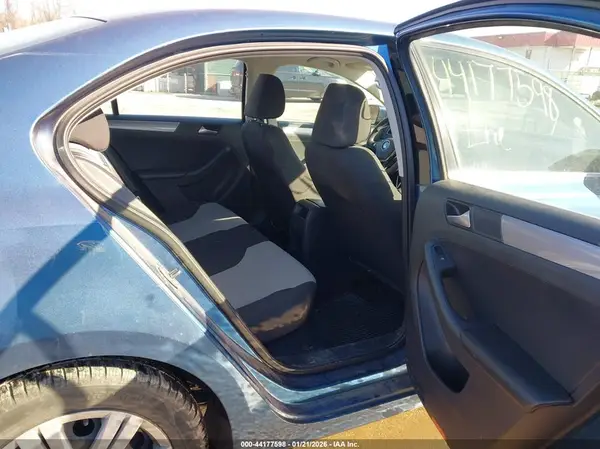 3VW2B7AJ6HM288776 2017 VOLKSWAGEN JETTA - Image 8