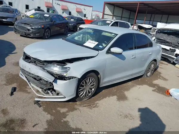 3VW2B7AJ6HM295503 2017 VOLKSWAGEN JETTA - Image 2