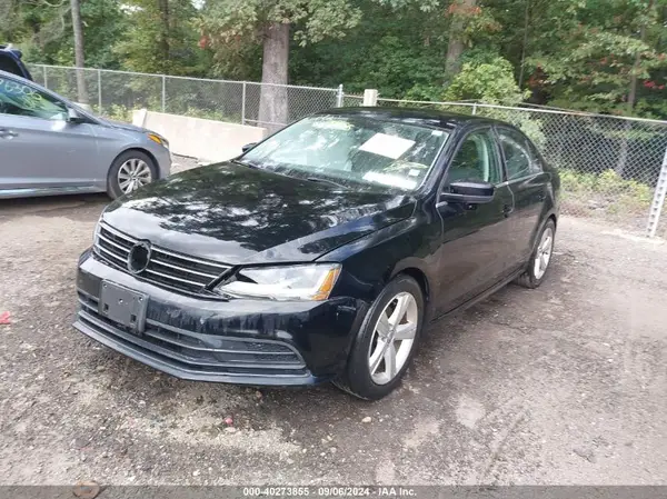 3VW2B7AJ6HM302983 2017 VOLKSWAGEN JETTA - Image 2