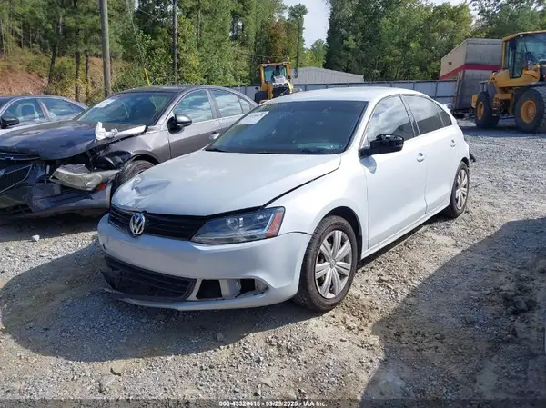 3VW2B7AJ6HM335658 2017 VOLKSWAGEN JETTA - Image 2