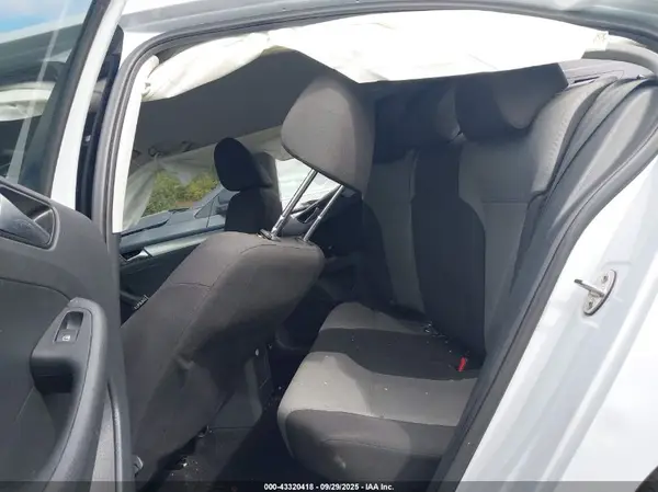 3VW2B7AJ6HM335658 2017 VOLKSWAGEN JETTA - Image 8