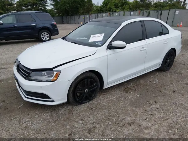 3VW2B7AJ6HM349978 2017 VOLKSWAGEN JETTA - Image 2