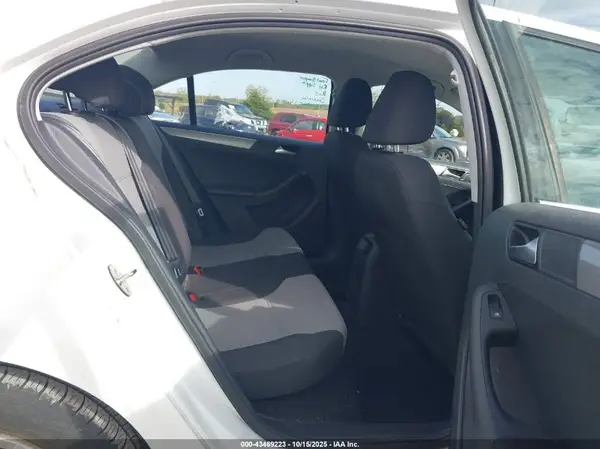 3VW2B7AJ6HM351357 2017 VOLKSWAGEN JETTA - Image 8