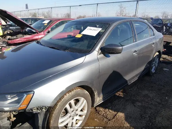 3VW2B7AJ6HM351875 2017 VOLKSWAGEN JETTA - Image 2