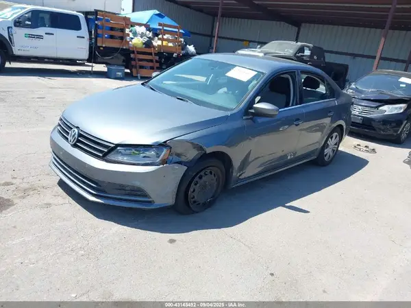 3VW2B7AJ6HM359023 2017 VOLKSWAGEN JETTA - Image 2